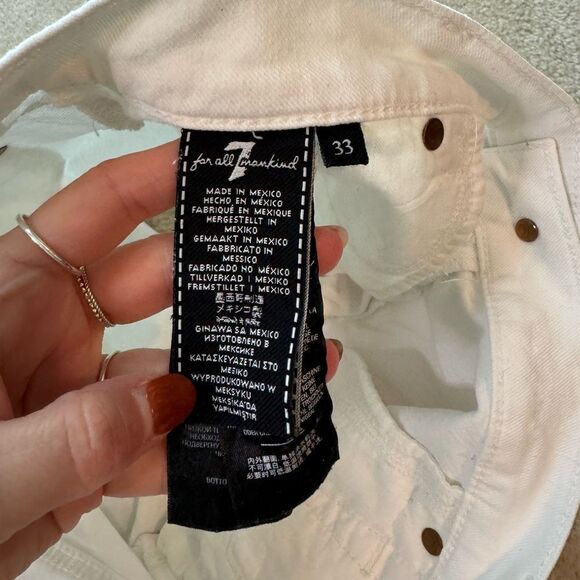 Women’s 7 for all mankind White Denim Shorts Sz 33 - Picture 3 of 4